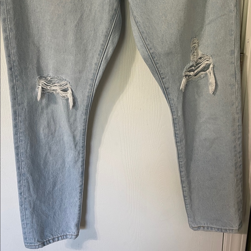 Levi's 501 Skinny Premium Light Wash Button Fly Straight Leg Distressed Denim 28 - Picture 5 of 13